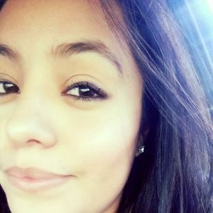 Meet your Posher, Dalia